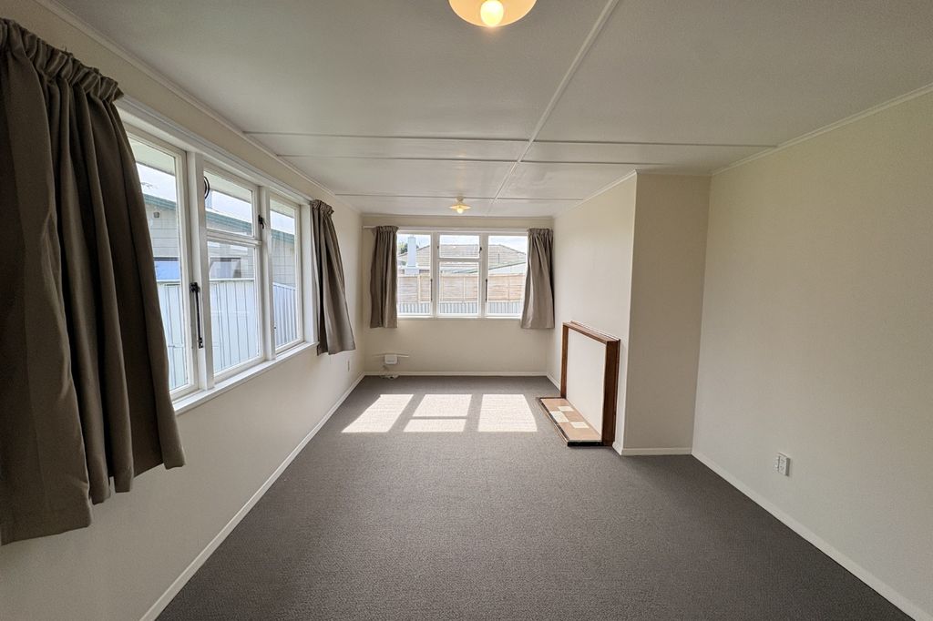 2 Bedroom Home Recently Refreshed 4