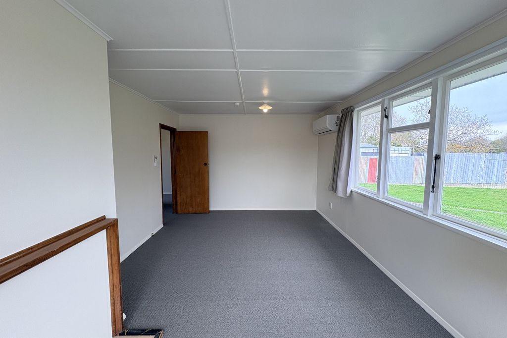 2 Bedroom Home Recently Refreshed 5