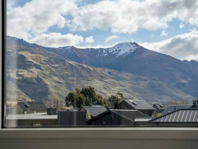 5 Wallace Place, Wanaka