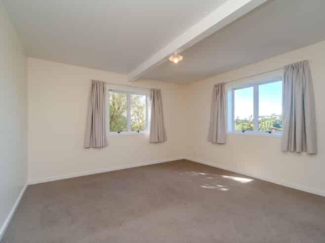 32 Espin Crescent, Karori