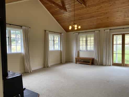 525 Muritai Road (Cottage), Eastbourne