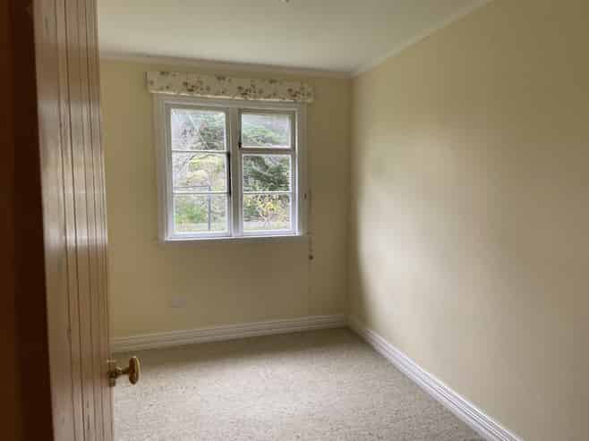 525 Muritai Road (Cottage), Eastbourne
