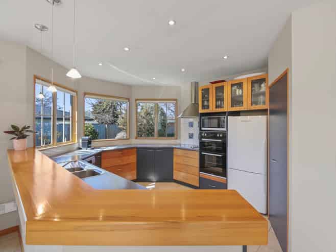 12 Springswood Grove, Springlands