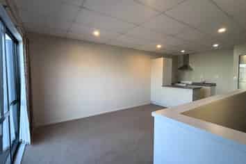 10/6 Airborne Road, Albany