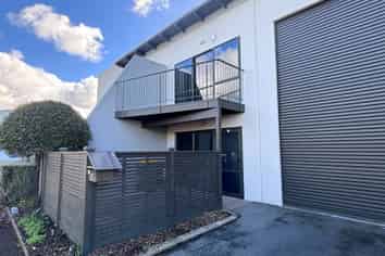 10/6 Airborne Road, Albany