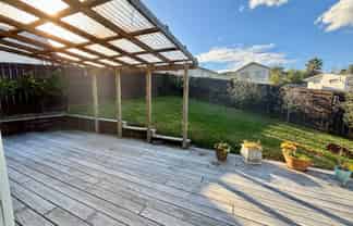 27 Loughanure Place, Massey