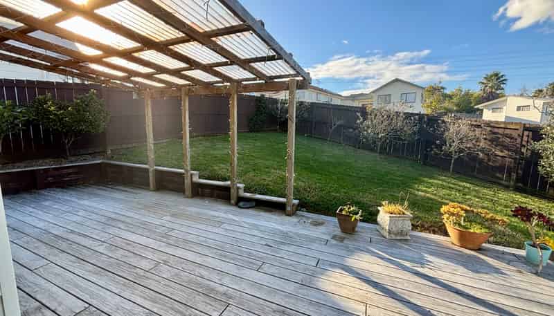 27 Loughanure Place, Massey