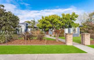 15 Solan Drive, Waimauku
