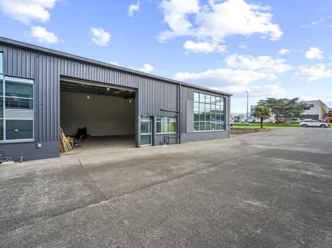 Road-front St Johns industrial opportunity