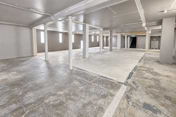 BIG K' ROAD BASEMENT AND COURTYARD!
