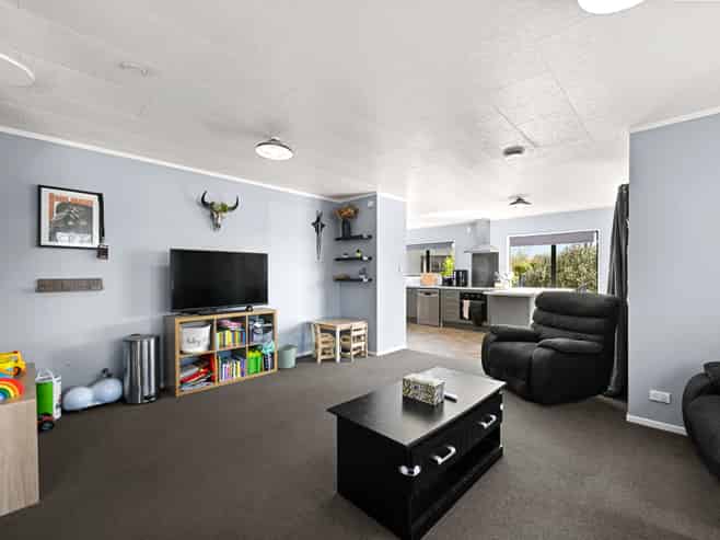391 Kahikatea Drive, Dinsdale