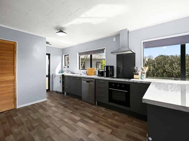391 Kahikatea Drive, Dinsdale
