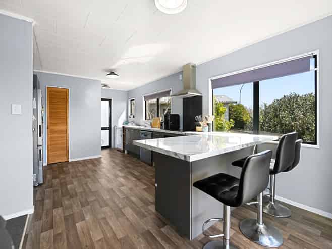 391 Kahikatea Drive, Dinsdale