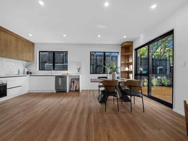 10A Sandgate Avenue, Botany Downs