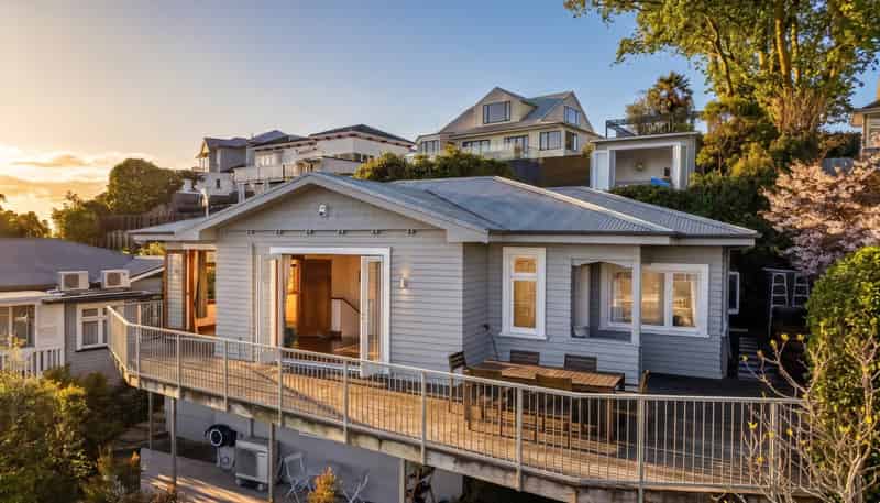 8 Harvey Road, Bluff Hill