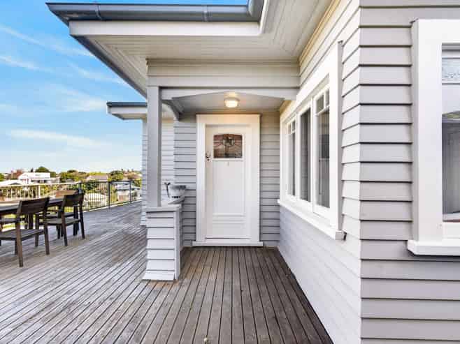 8 Harvey Road, Bluff Hill