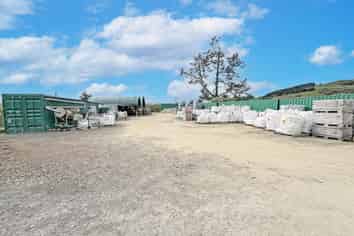 AFFORDABLE SHED AND YARD FOR LEASE
