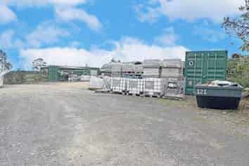 AFFORDABLE SHED AND YARD FOR LEASE
