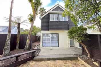 9 Lambrown Drive, Totara Vale