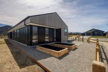 2 Pinn St, Lake Hawea