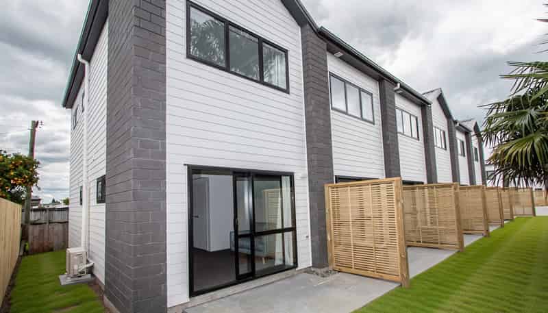 8/17 Lyon Street, Frankton