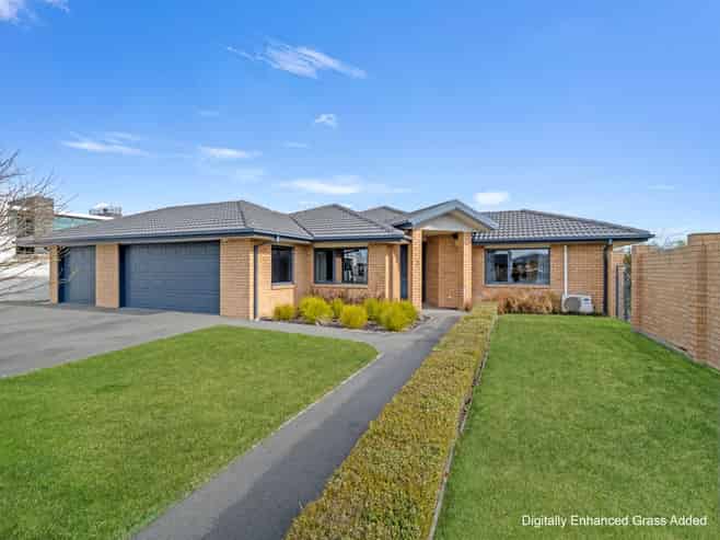 8 Penbury Close, Huntingdon/Lake Hood