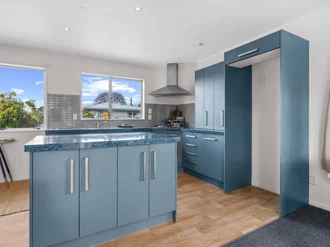 75 South Belt, Masterton