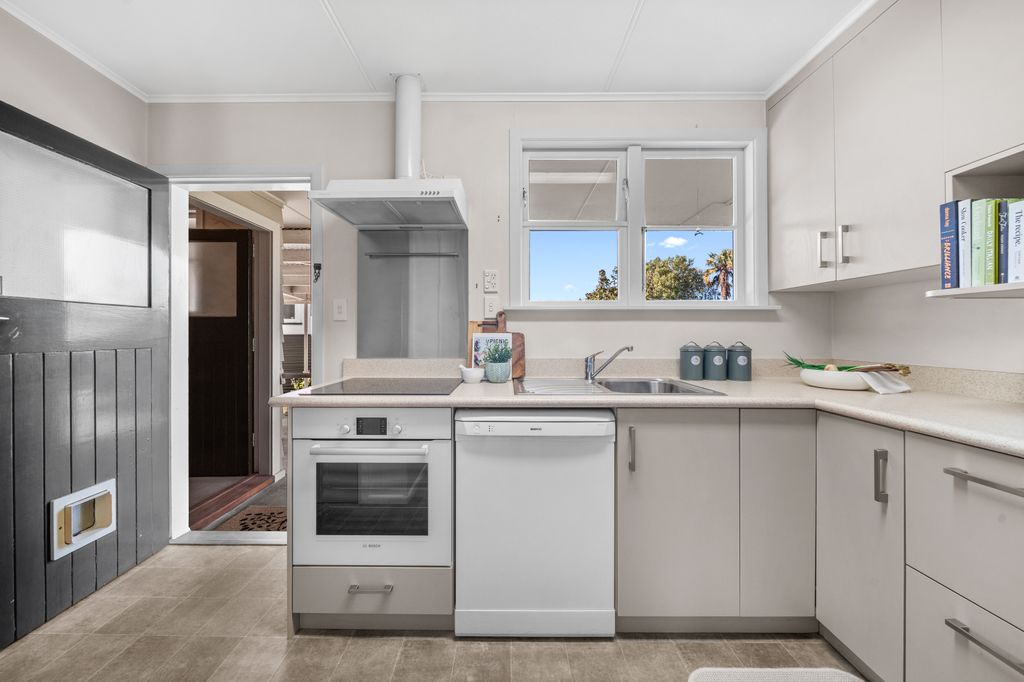 Super Tidy & Super Convenient - BEO $390,000. 3