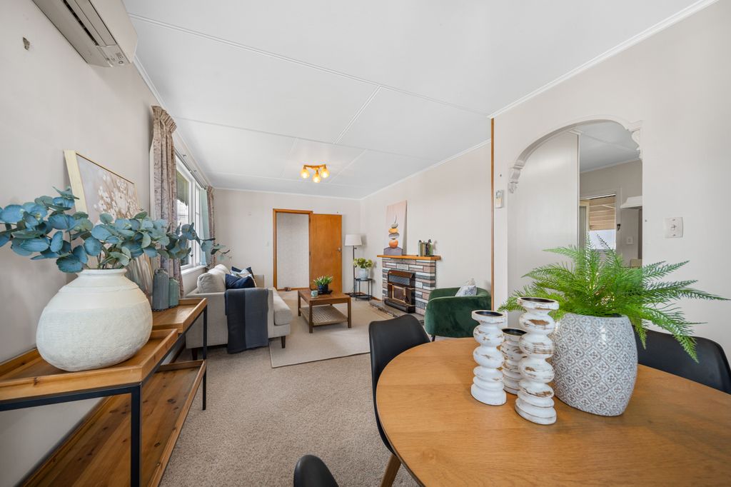 Super Tidy & Super Convenient - BEO $390,000. 5