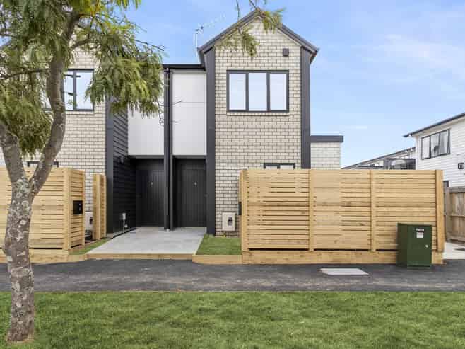 2/12 Charlemont Street, Whitiora