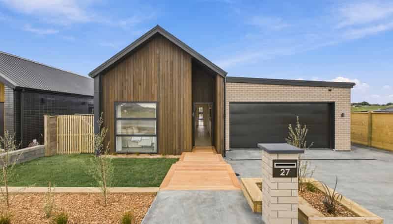 27 Oralee Terrace, Peacocke