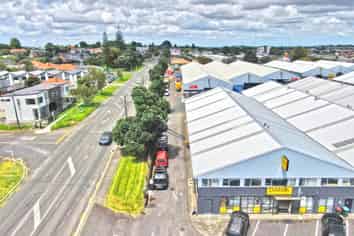 CENTRALLY LOCATED 390M² WAREHOUSE

