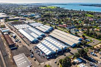 CENTRALLY LOCATED 390M² WAREHOUSE
