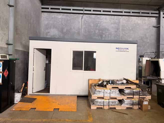 Clear-Span Warehouse with Dual Access
