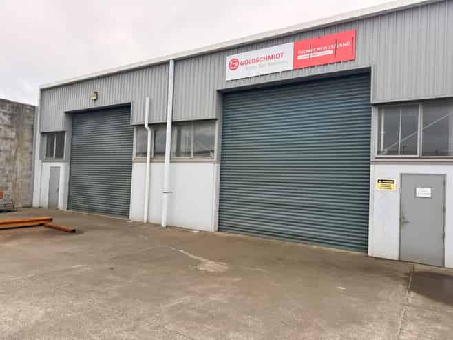 Clear-Span Warehouse with Dual Access