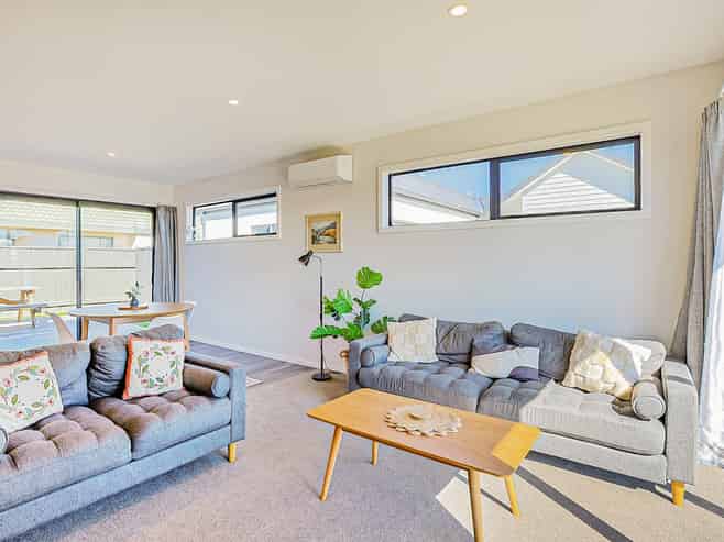 16 Cassin Place, Taradale