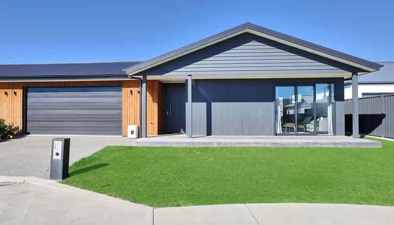 16 Cassin Place, Taradale
