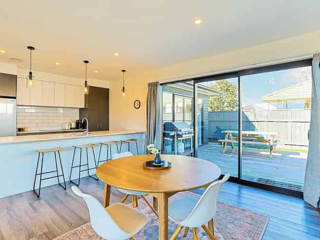 16 Cassin Place, Taradale