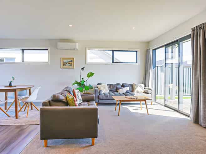 16 Cassin Place, Taradale