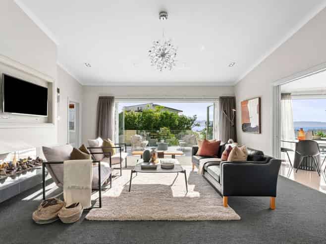 32 Highview Drive, Wakatu