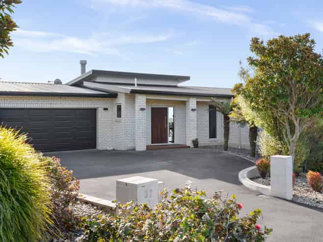 32 Highview Drive, Wakatu