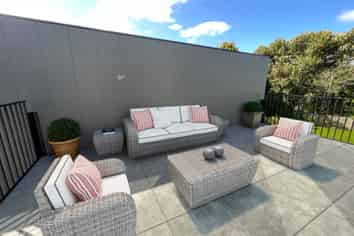 18A Montgomery Avenue, Belmont