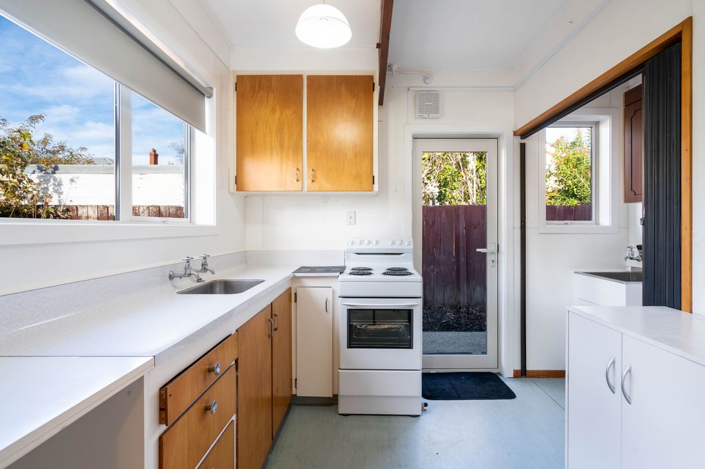 COSY AND WARM 2 BEDROOM UNIT 3