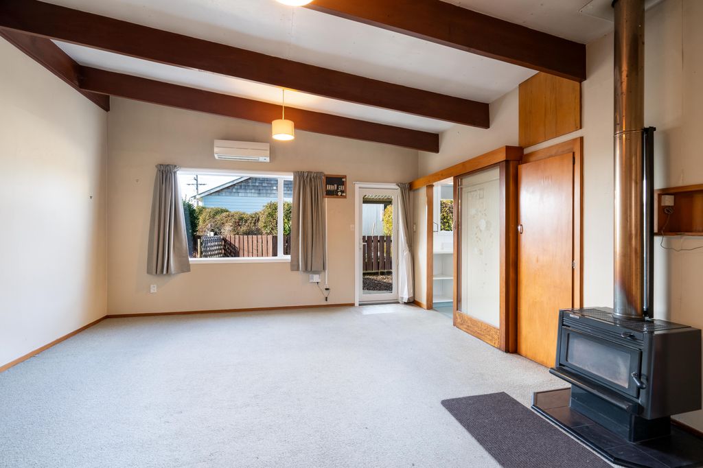 COSY AND WARM 2 BEDROOM UNIT 4