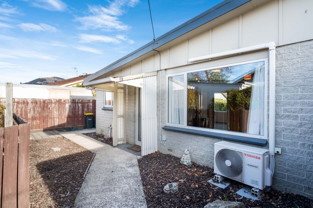 COSY AND WARM 2 BEDROOM UNIT 1