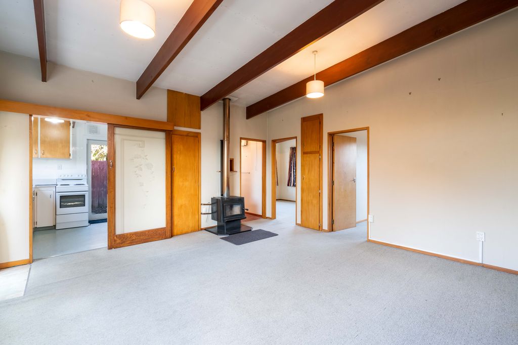 COSY AND WARM 2 BEDROOM UNIT 2