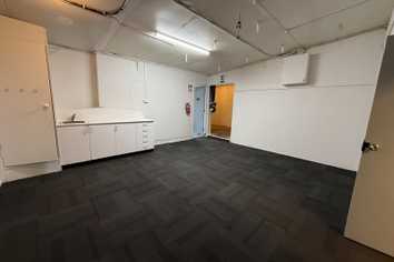 Greerton office or retail premises 110m2