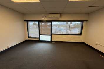 Greerton office or retail premises 110m2