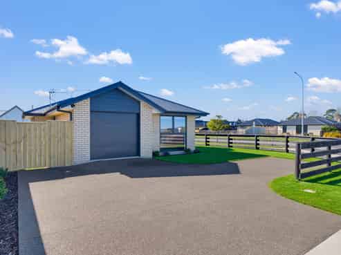 2 Chambers Avenue, Woodend