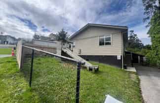 18 Kemp Road, Massey